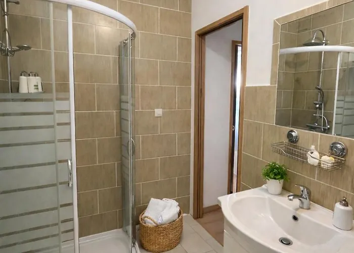 Apartman Spacieux Et Paisible 6 Personnes *